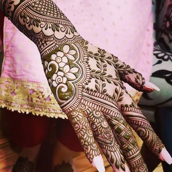 enkle hånd mehndi designs