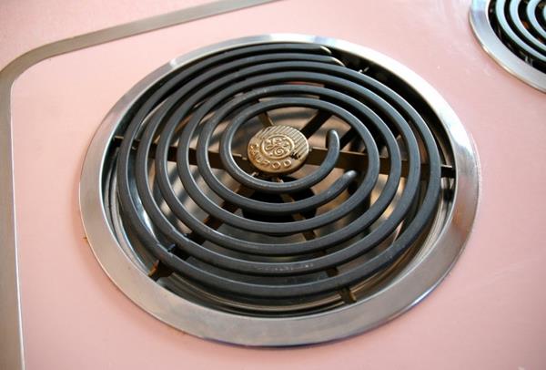 retro keittiön metallinen keittolevy