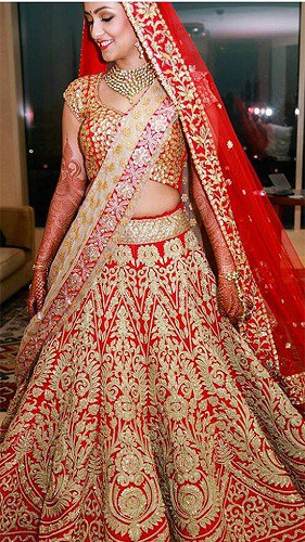 Menyasszonyi Lehenga