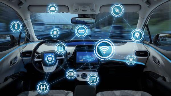 5G -yhteensopivista autoista tulee pian totta ja turvallisuutemme paranee älykkäillä autoilla matkalla meille