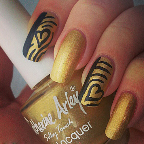 Sort og guld Nail Art Design