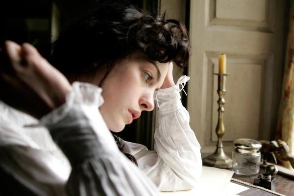 7 stressinvastaista vinkkiä julkkiksilta Anne Hathaway kirjoittaa