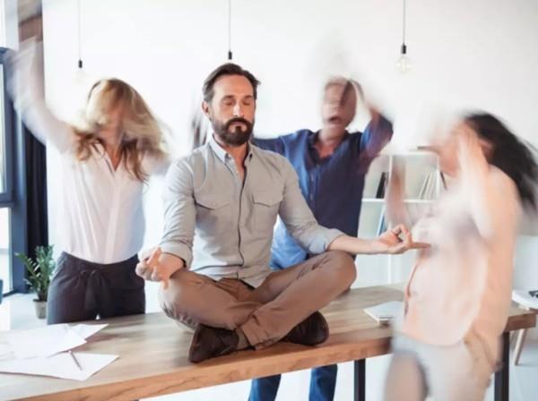 7 stressinvastaista vinkkiä julkkisten meditaatiosta auttaa paljon