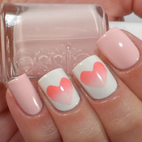 Hjerter på The Sponge Nail Art Designs