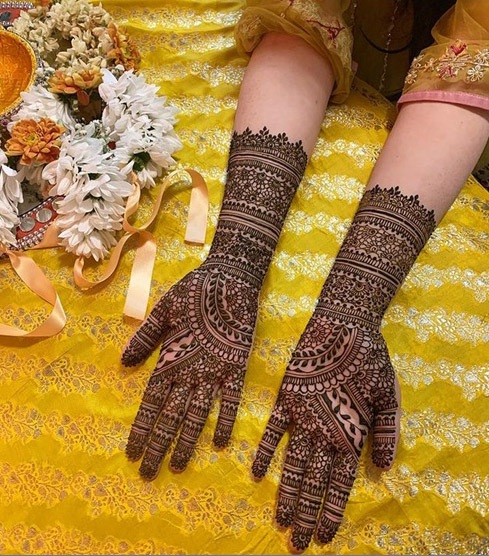 Perfekt synkroniseret bryllup Dulhan Mehndi Design