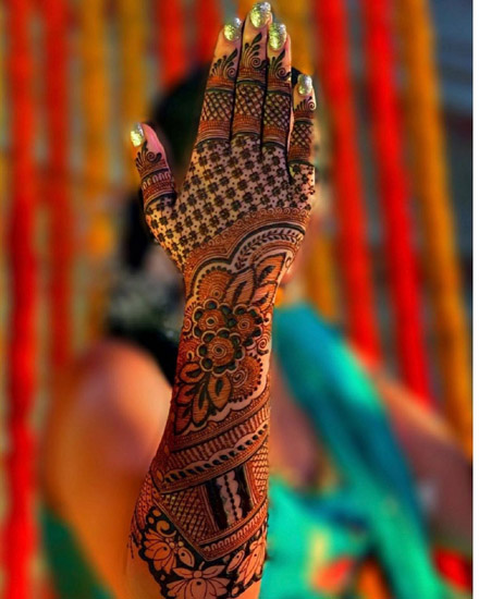 Lotus Motif Legújabb menyasszonyi Mehndi Designs