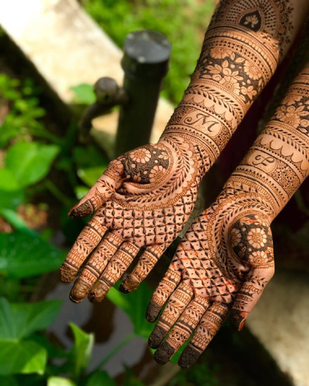 Elegáns Dulhan egyszerű Mehndi Design