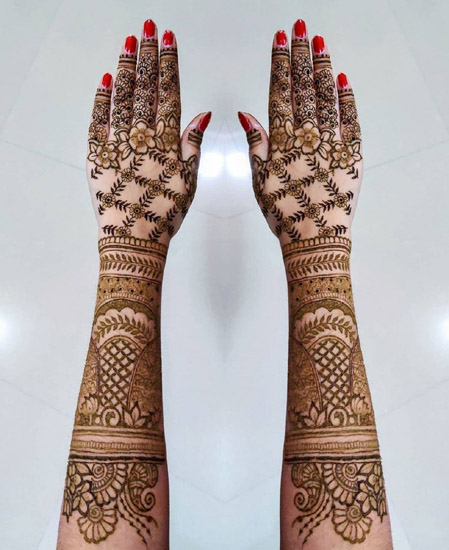 Brude Mehendi -design med grønne naturmotiver