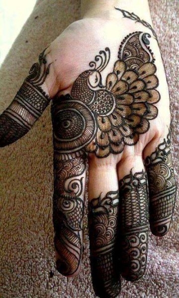 Páva Mehndi Designs menyasszony