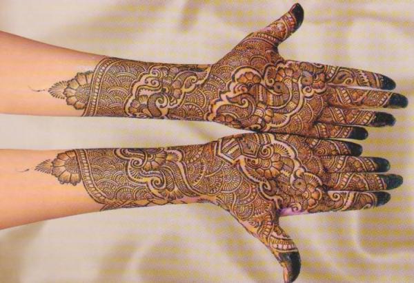 Peacock Mehandi Design til brudehænder