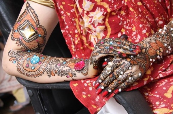 Brude Mehndi -designs til våben