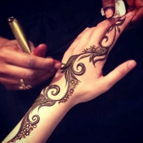 Modern menyasszonyi Mehndi Design