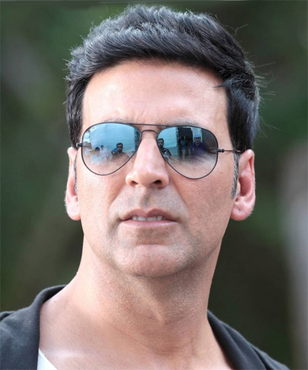 Akshay Kumar rövid hajú tüskék