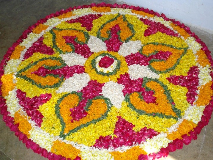 Kolam Rangoli virágokkal