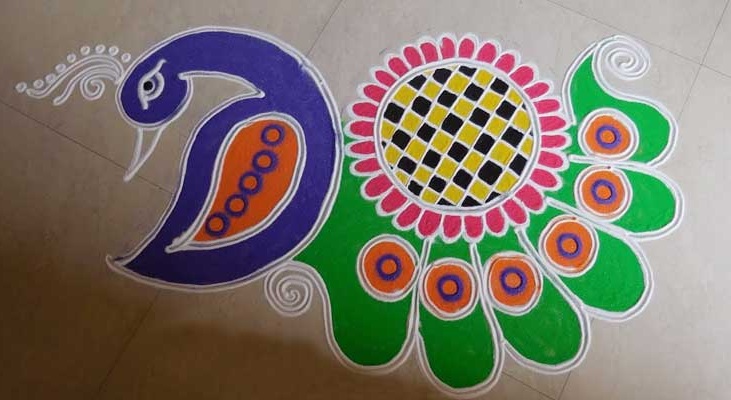 Simpelt påfugl Rangoli -design til begyndere