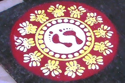 Rangoli sablonokkal