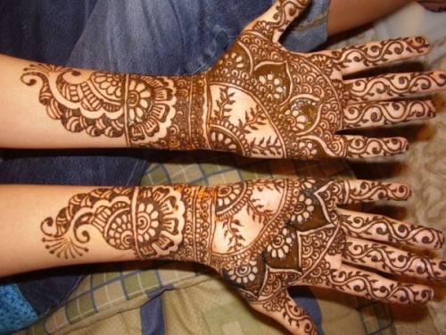 Szokásos Mughlai Mehendi Design kézhez