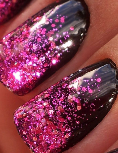 Sort og Pink Glitter Nail Art Design