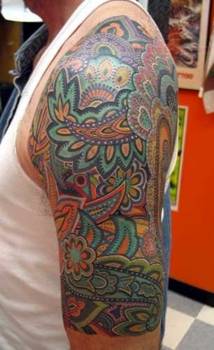 Paisley tatoveringsdesign med fuld ærme