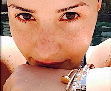 Demi Lovato uden makeup 7