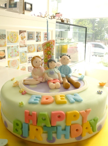 egyszerű boldog születésnapi tortákat