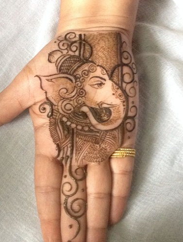 Arabisk Ganesha Mehendi Design til Palm