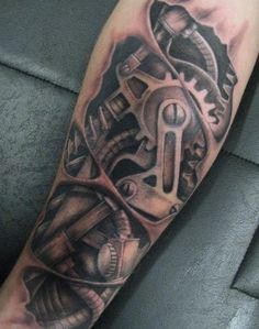 Futuristisk biomekanisk tatoveringsdesign