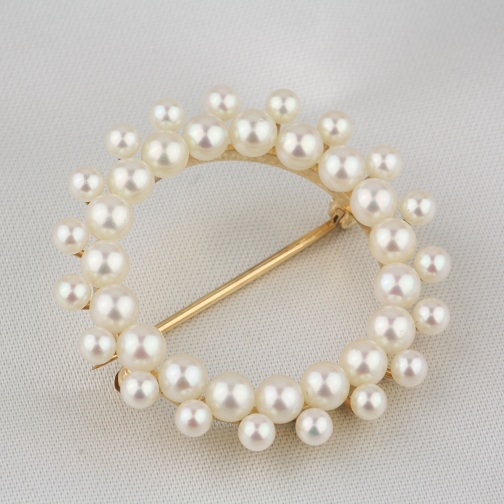 Akoya Pearl Broche