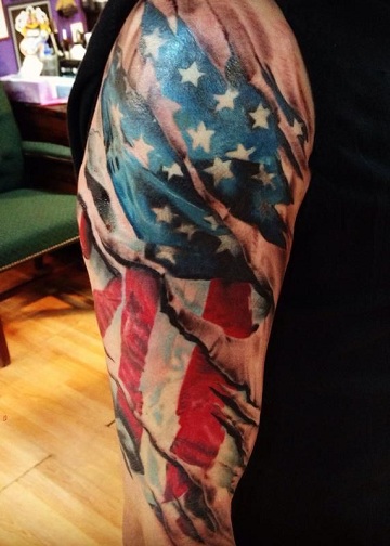 Patriotisk Ripped Skin Tattoo Design