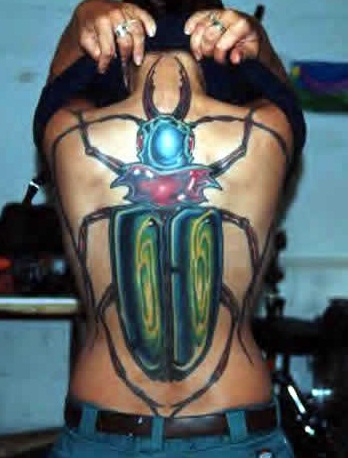 Forbløffende design af Beetle Tattoo