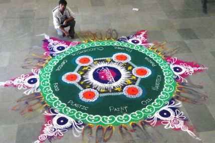 Lysstoffarvet Galicha Rangoli