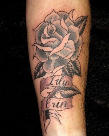Virágos banner tetoválás