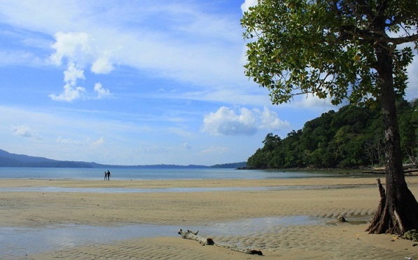 Strandok az Andaman-Karmatang Beach-en