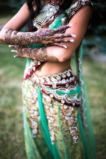 Farve Bombay Mehendi designs til piger