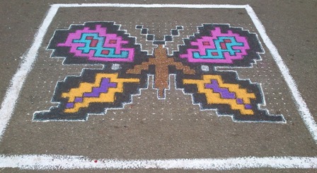 Stiplede linjer Butterfly Rangoli Design