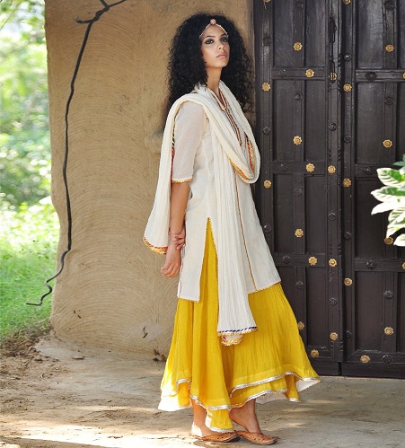 Mulmul Kurti med Ghagra
