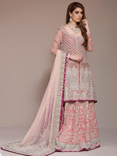 Pyntet Kurti med Ghagra