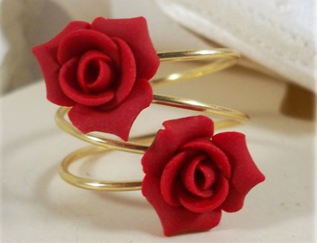 Piros rózsák virágos ékszerek Mehndi számára