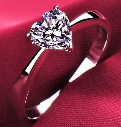 1 karátos szív alakú gyémánt gyűrű