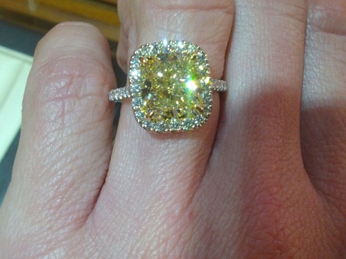 5 karátos sárga gyémánt gyűrű