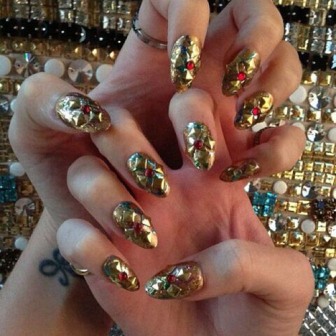 Katy Perrys Bling Nails