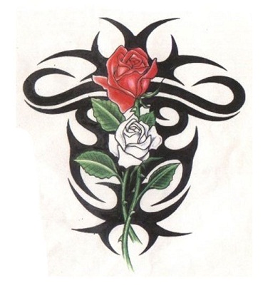 Tribal Cross Tattoo med rosedesign