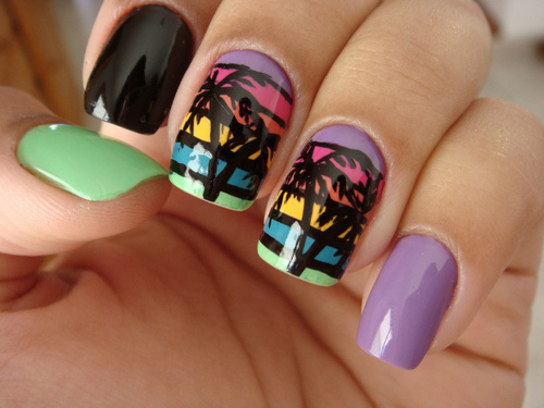 Striber og Palm Tree Nail Art