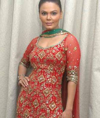 Rakhi Sawant Uden Makeup 9