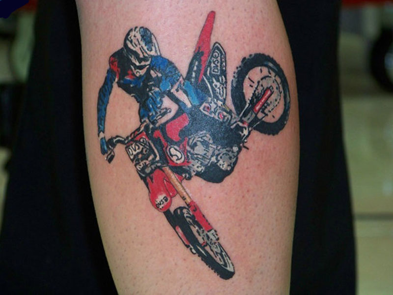 Bedste racing tatoveringsdesign til kvinder og mænd