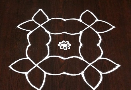 Symmetrisk Mugullu Rangoli