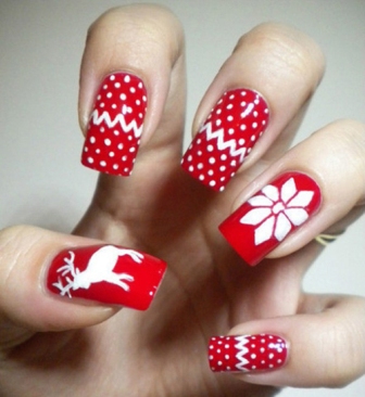 Red Snowflakes Nail Art