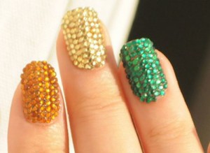 Farverig Rhinestone Nail Art