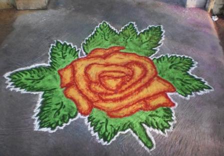 Big Rose Rangoli -design med blade