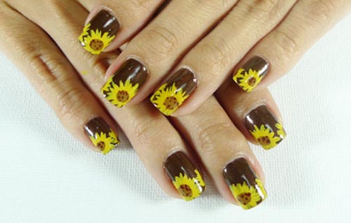 Traditionel Solsikke Nail Art